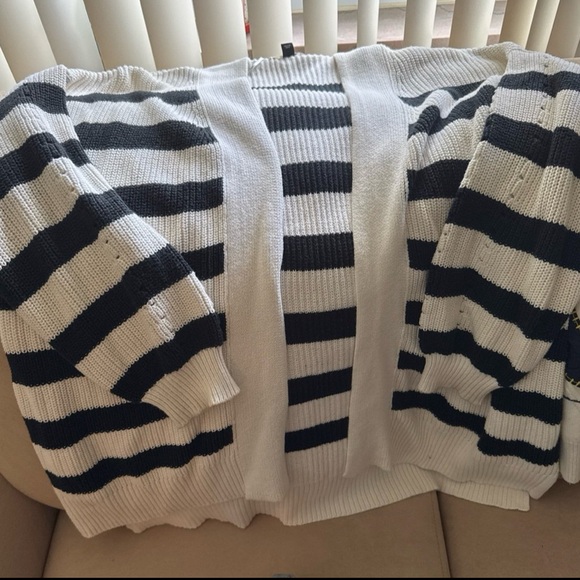 Universal Thread Black and White Striped Cardigan - Picture 1 of 3